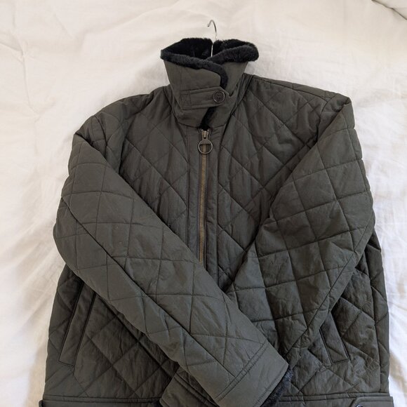 Barbour Quilted Puffer Jacket with Black Collar - Picture 7 of 10